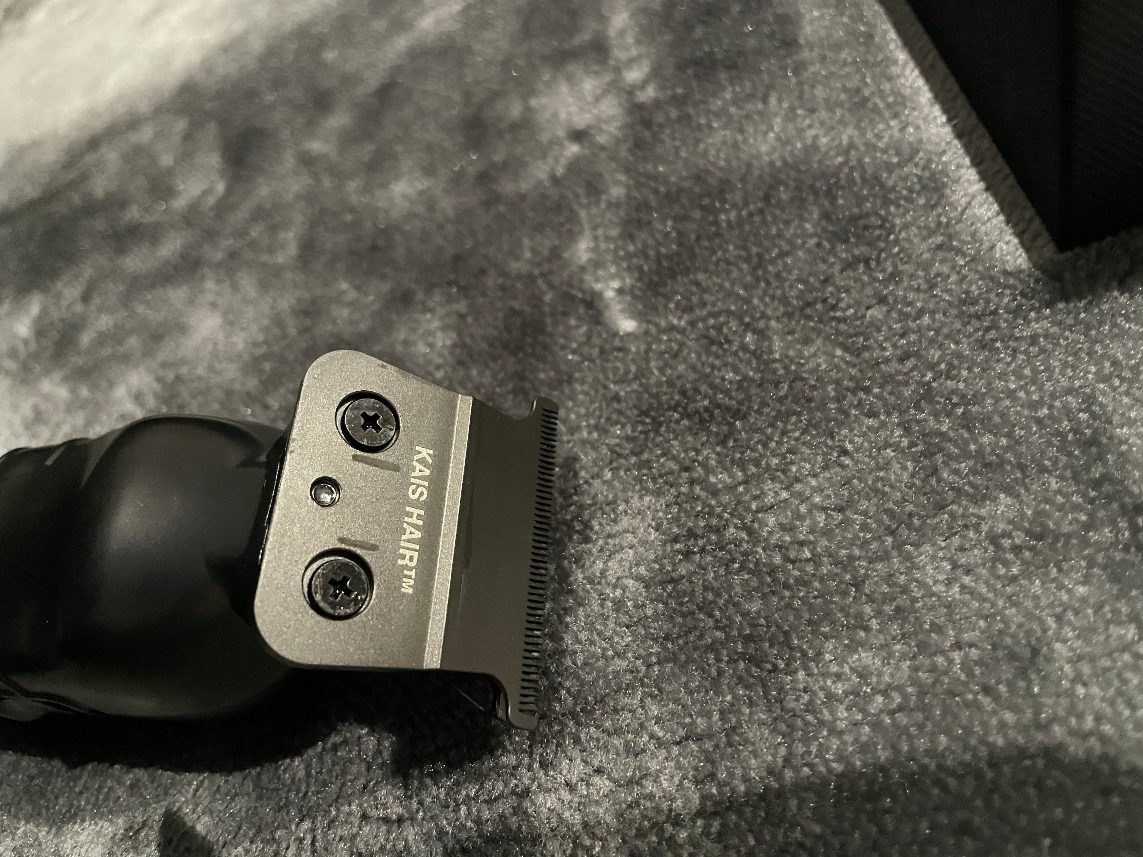 Tondeuse de Précision Professionnelle KAIS HAIR™ – Lames Metallurgy & Puissance Pro